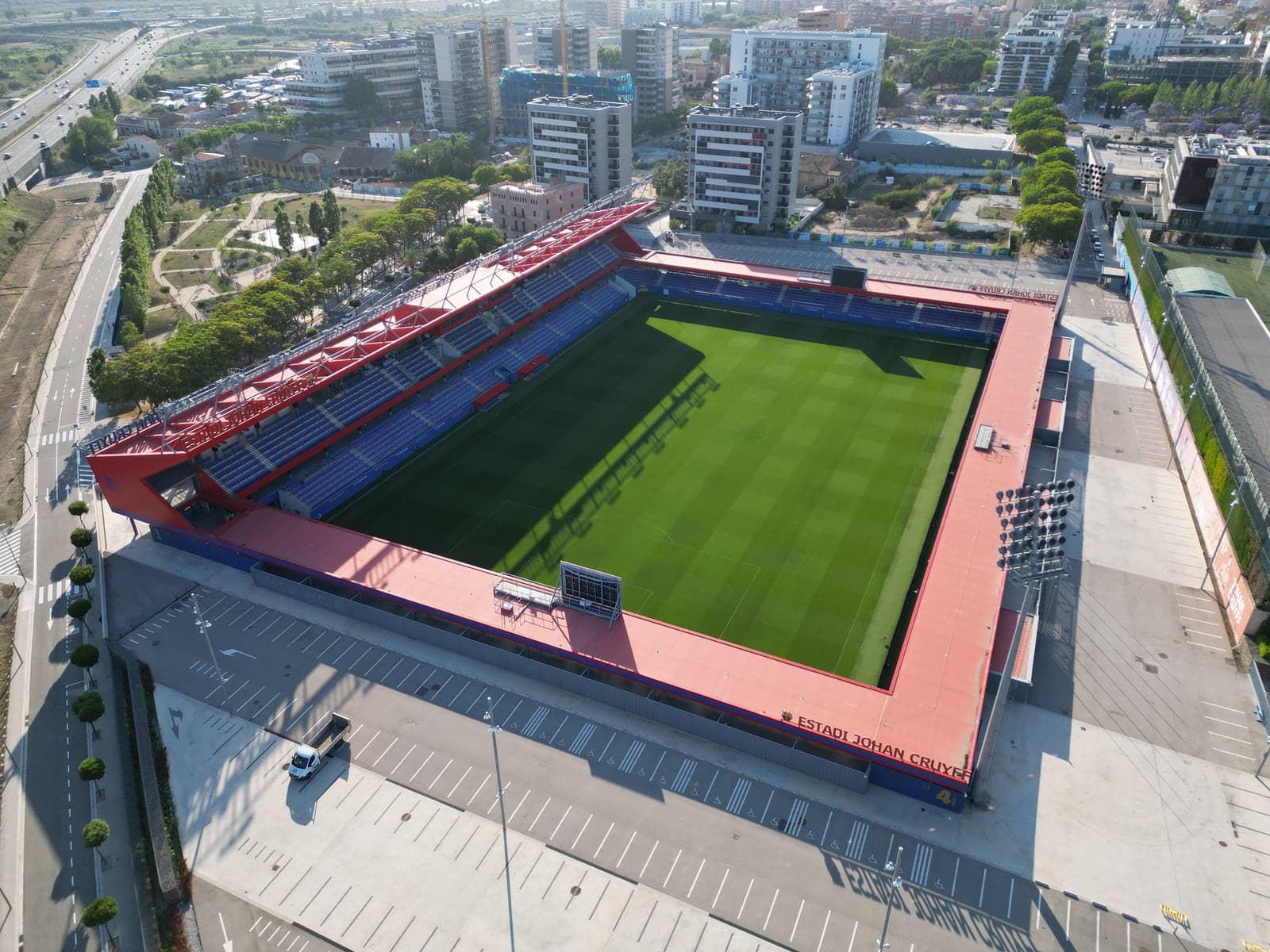 “Estadi Johan Cruyff.jpg” by Wilnel José Verdú Guerrero, via Wikimedia Commons, licensed under CC BY-SA 4.0.